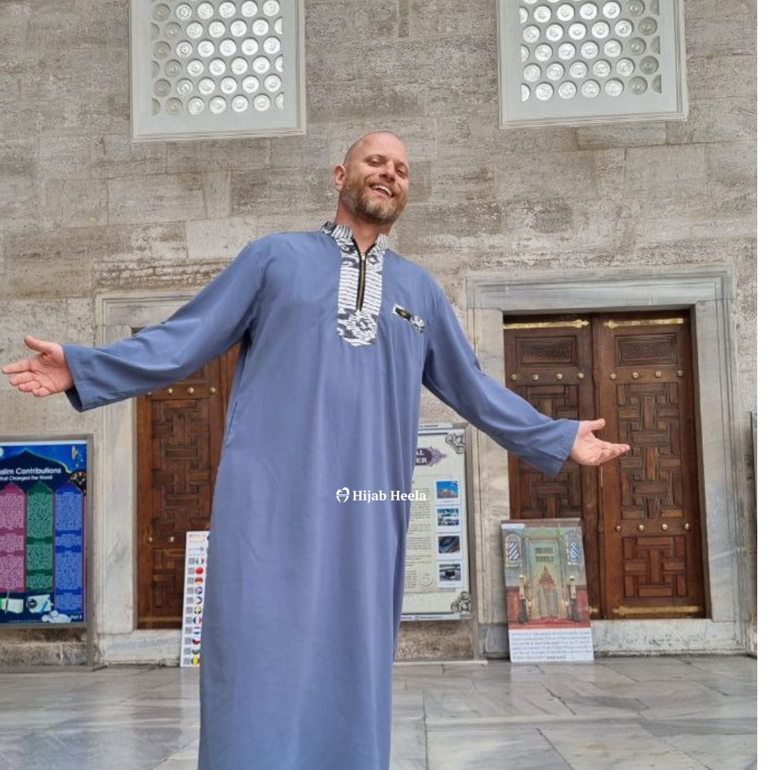 Qomees Jongen | Seraya