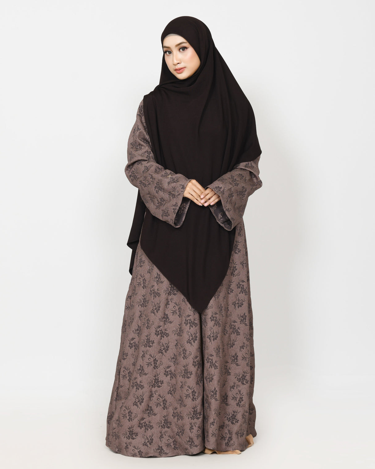 Outer Dames | Mireya