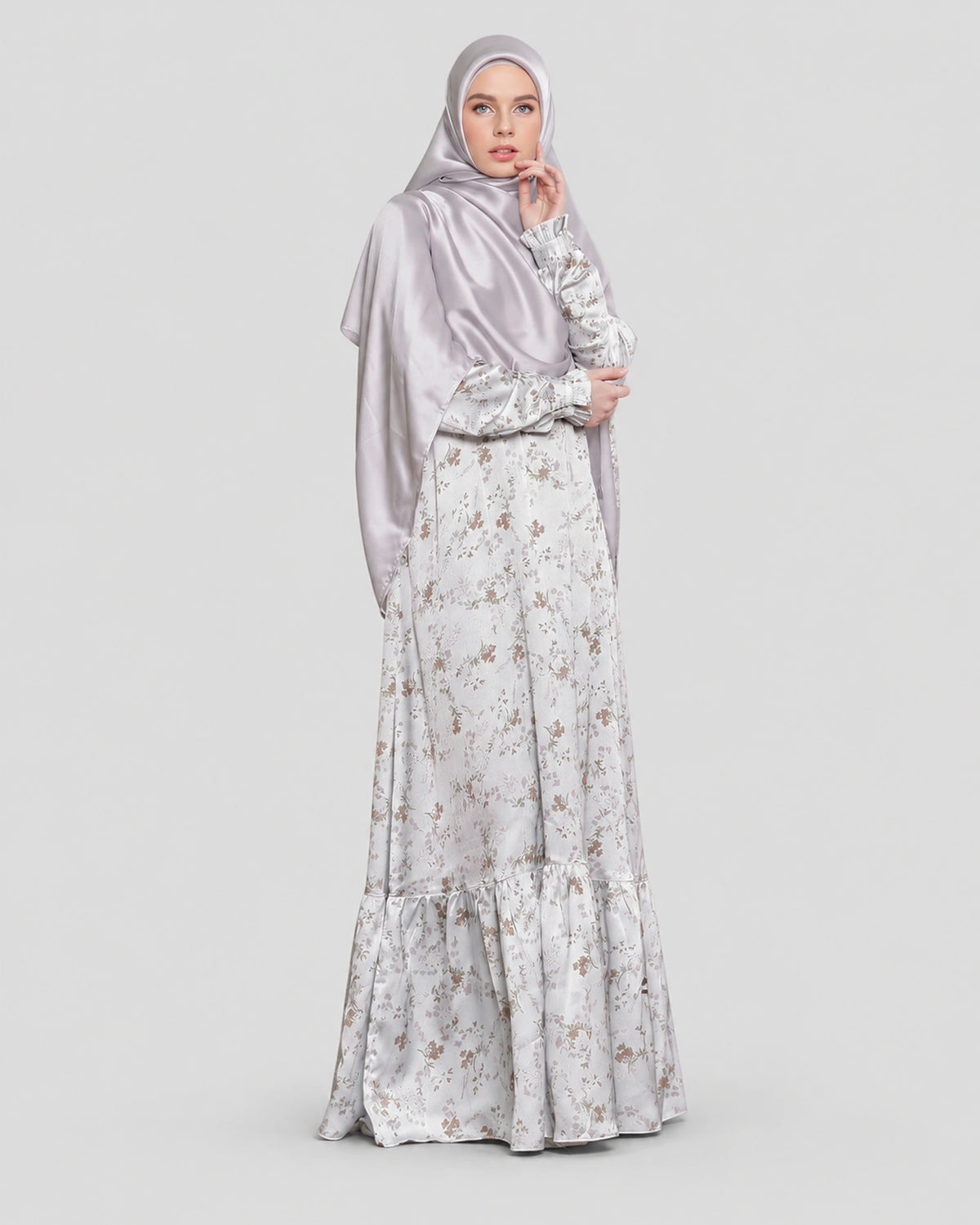 Abaya Dames UG35 – lichtgrijze achtergrond – foto 1