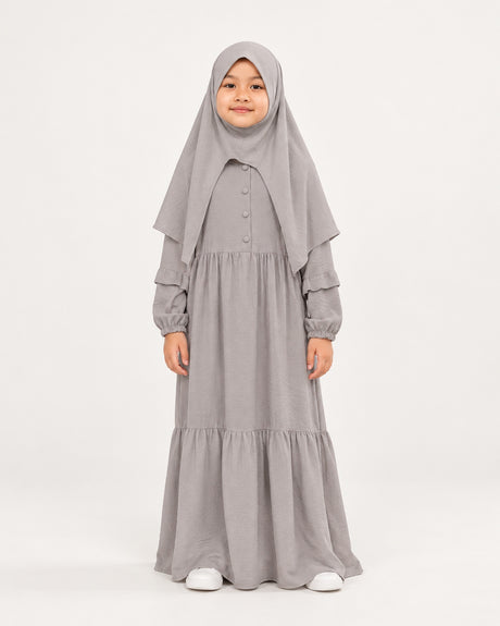 Abaya Saskia voor meisjes in light grey – vooraanzicht, Hijabheela