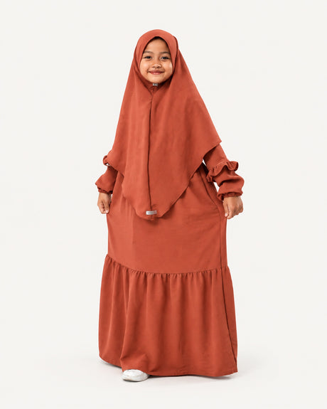 Abaya Saskia voor meisjes in red ginger – vooraanzicht, Hijabheela