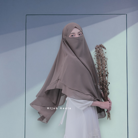 Khimar Dames – Chana van Hijab Heela, productfoto 7. De afgebeelde abaya is niet inbegrepen.