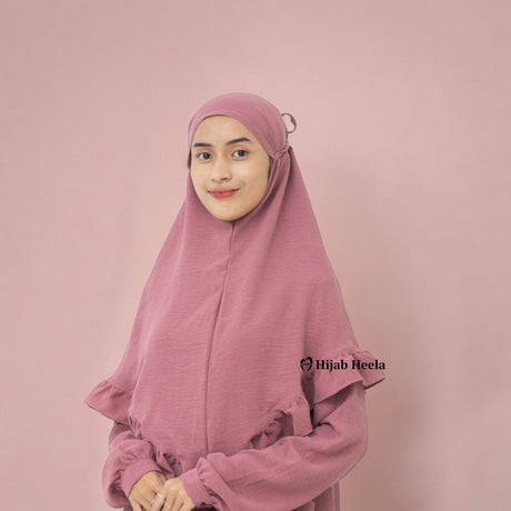 Khimar Dames – Komotini van Hijab Heela, productfoto 9. De afgebeelde abaya is niet inbegrepen.