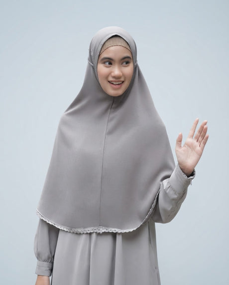 Khimar Dames – Royal van Hijab Alila, productfoto 7. De afgebeelde abaya is niet inbegrepen.